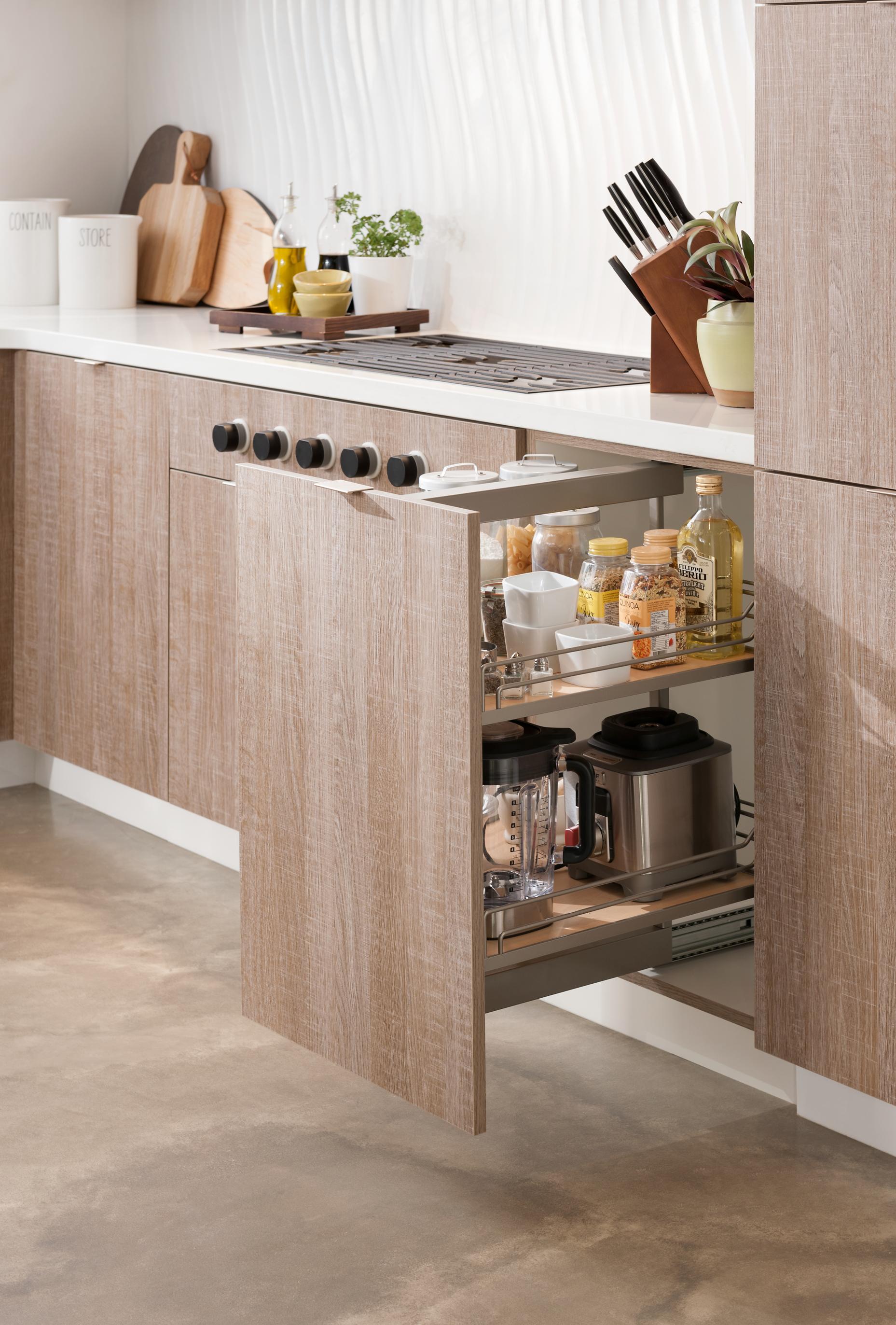 Design-Craft Cabinets | Base with Pull-Out Pantry