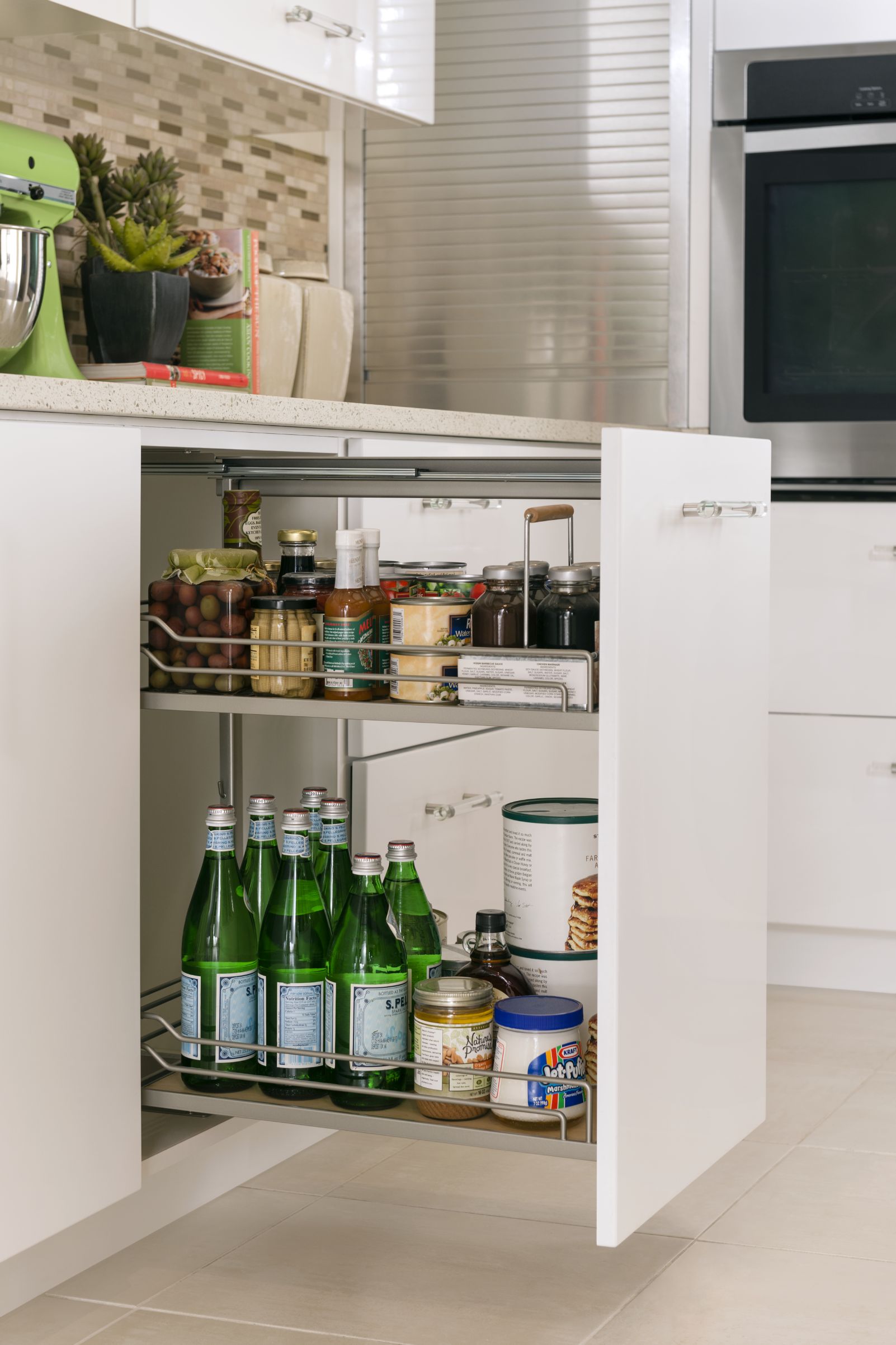 Design-Craft Cabinets Glossy White Contemporary Kitchen Cabinets